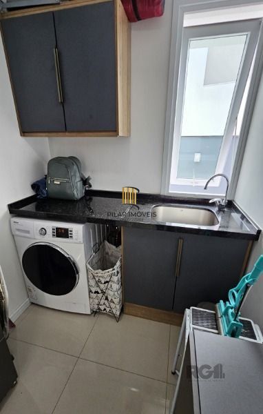 Casa em Porto Alegre, no bairro Hípica, com 3 dormitório(s), e 3 banheiros, à venda.