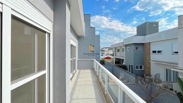 No Lagos de Nova Ipanema, residência com 3 dormitório(s), e 3 banheiros, à venda.