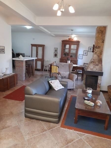 Casa 3 dormitórios no bairro Ipanema