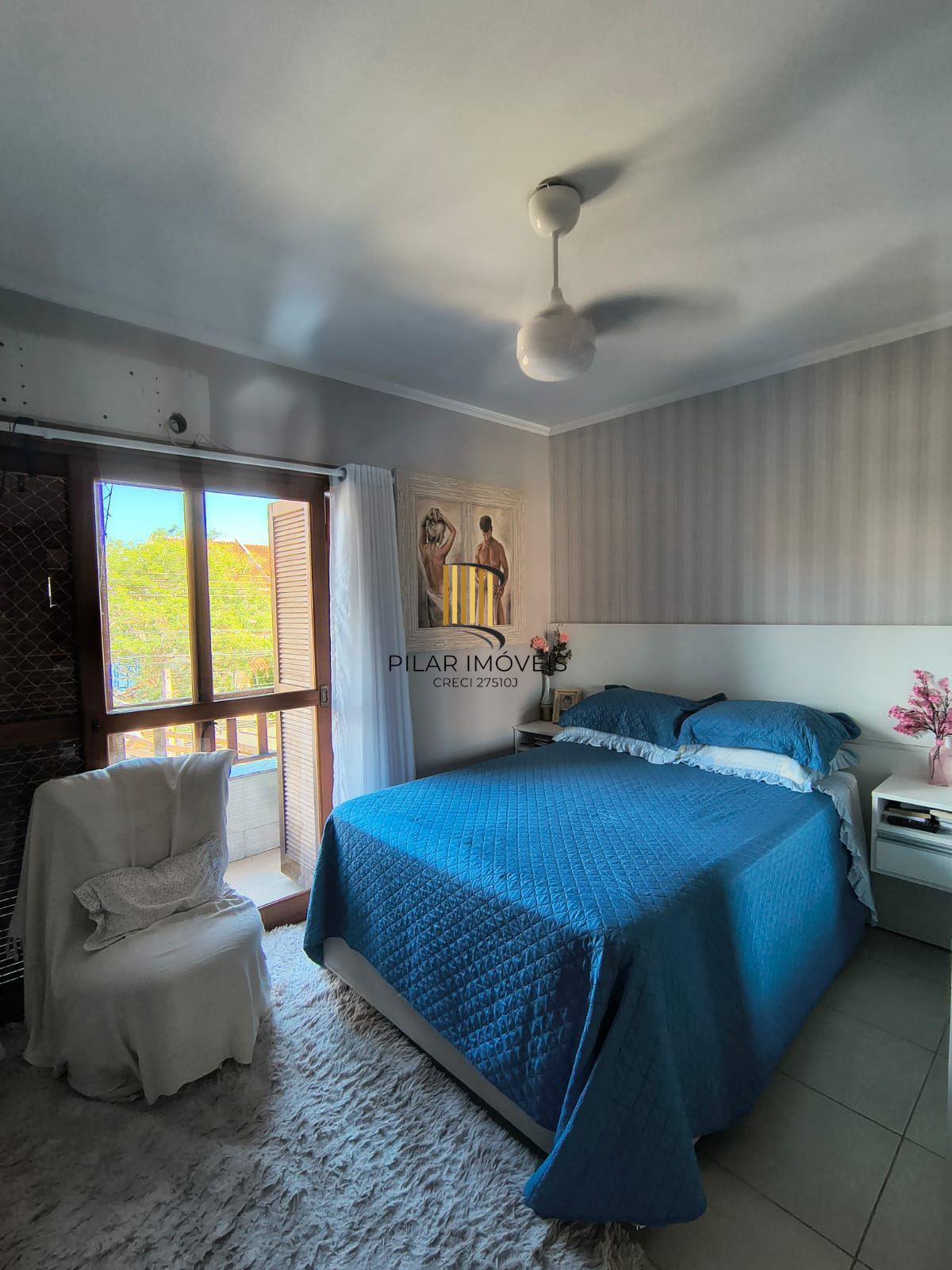 Otimo sobrado com 2 suites no bairro Guaruja