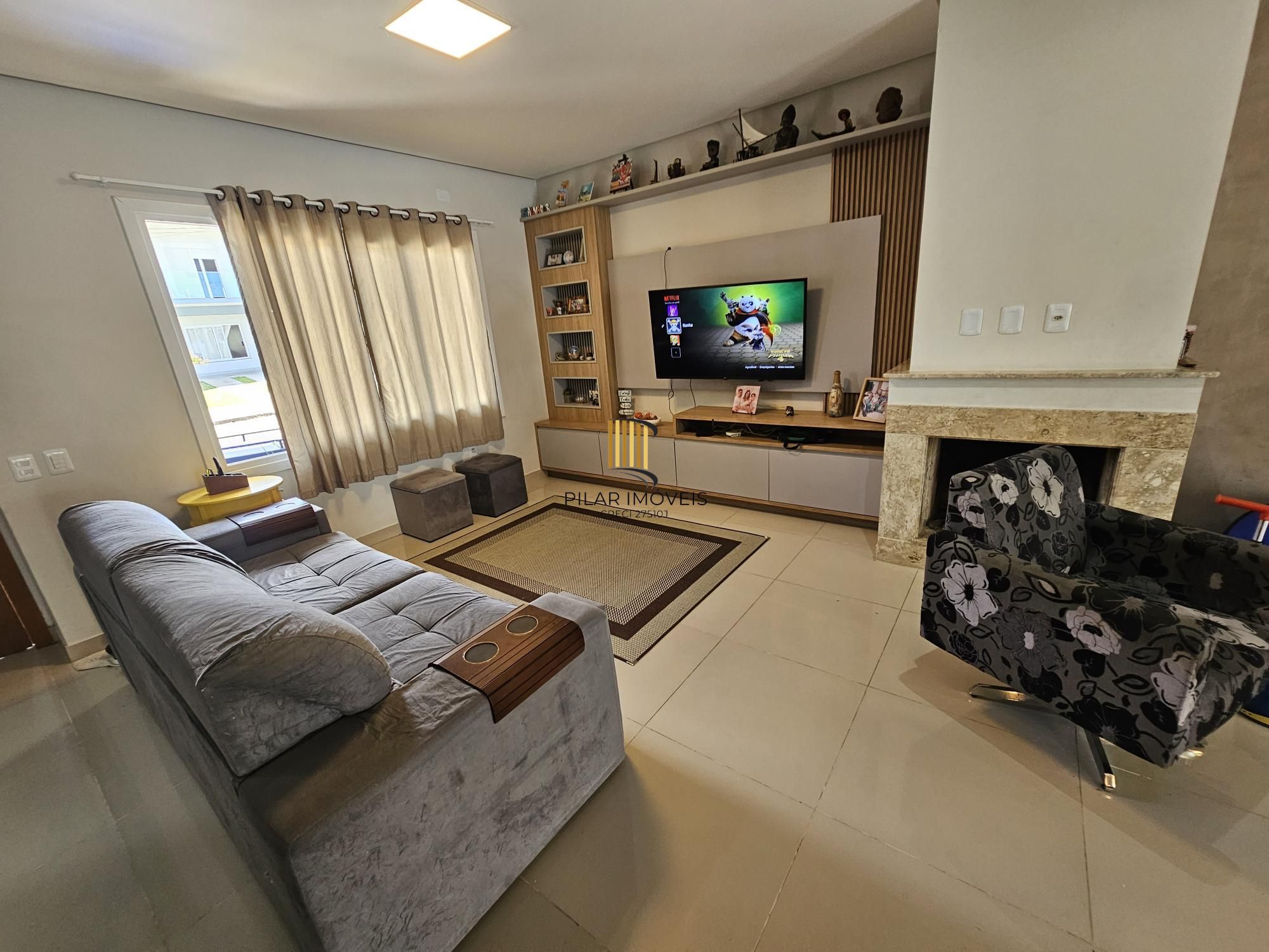 Lindo sobrado com 3 suítes  e piscina aquecida no Residencial lagos de Ipanema !