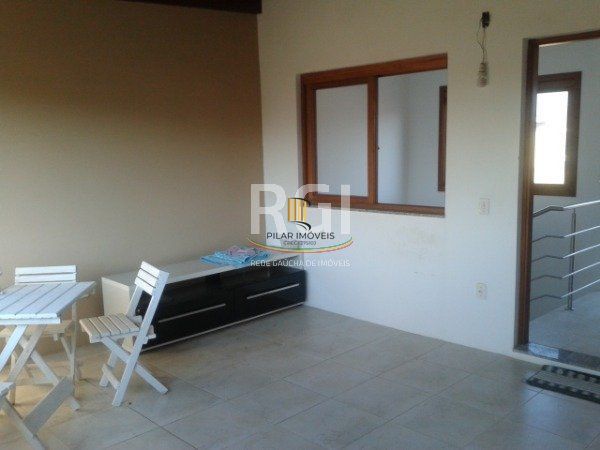 Casa em Porto Alegre, no bairro Hípica, com 3 dormitório(s), à venda.