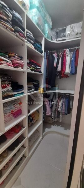 Casa para Venda - 374m², 4 dormitórios, sendo 1 suites, 3 vagas - Guarujá