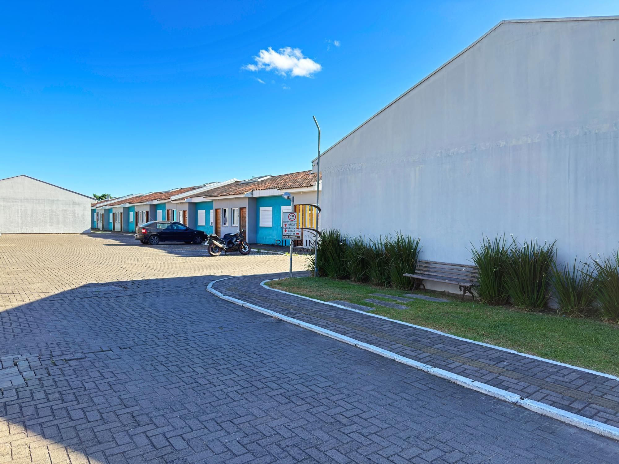 Casa Condominio em Porto Alegre, no bairro Ponta Grossa, com 2 dormitório(s), e 2 banheiros, à venda.