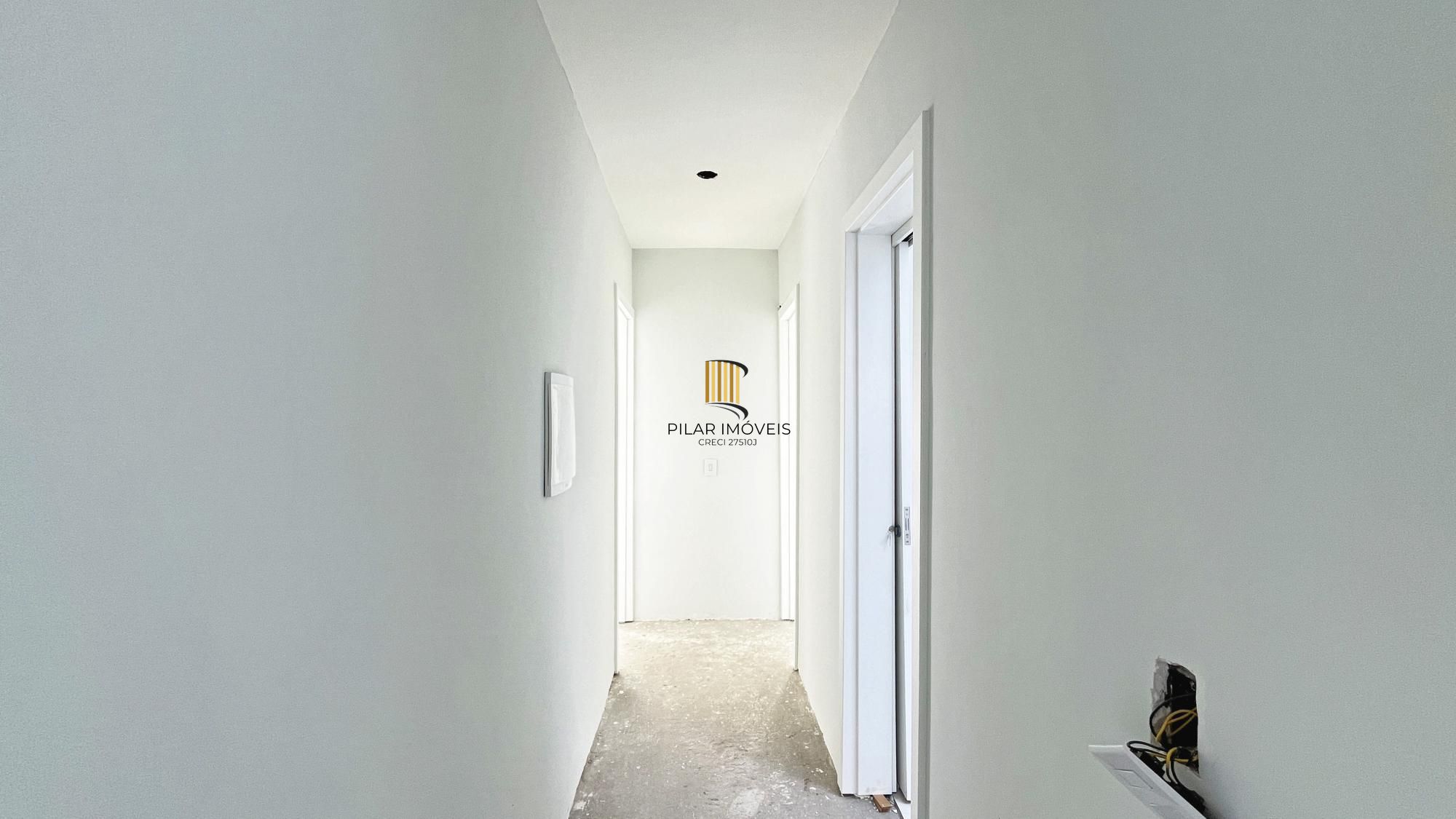 Casa 4 dormitórios( 1 dorm térreo) no Condomínio Villa Amalfi, na zona sul de Porto Alegre.