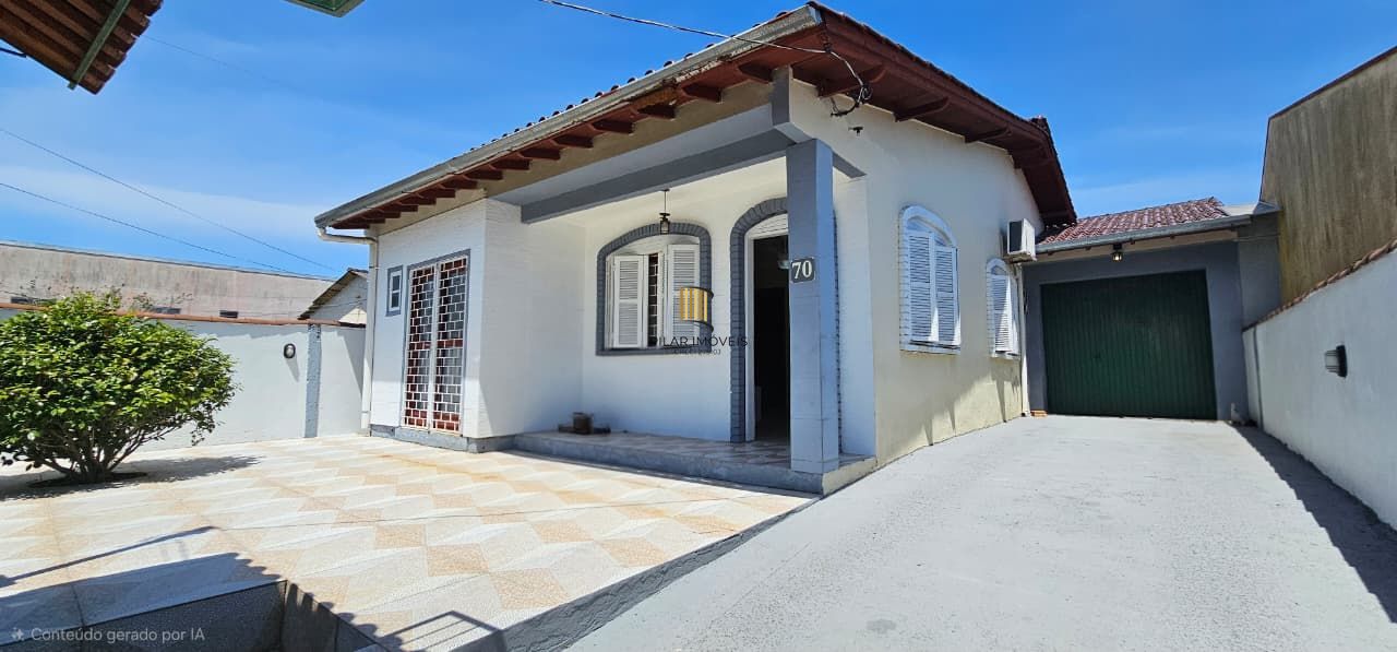 Casa 4 dormitórios no bairro Restinga