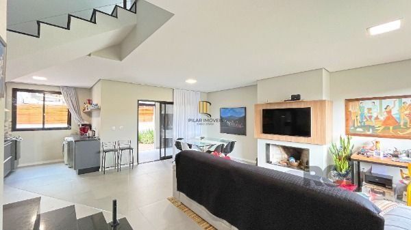 Casa 3 dormitórios no bairro Hípica
