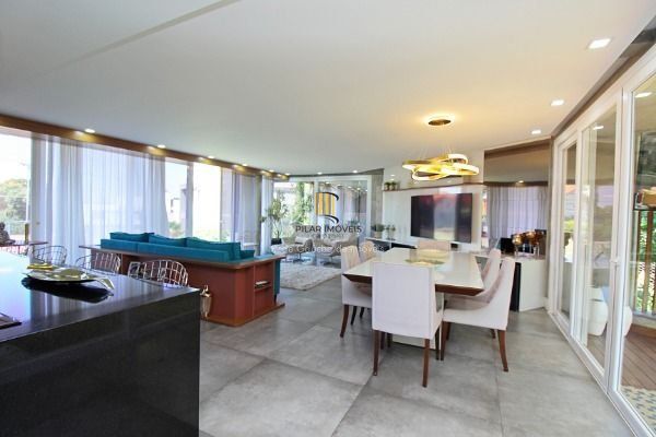 Casa Condominio em Porto Alegre, no bairro Hípica, com 3 dormitório(s), e 3 banheiros, à venda.