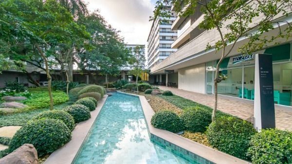 Conjunto/Sala em Porto Alegre, no bairro Tristeza, e 0 banheiros, à venda.