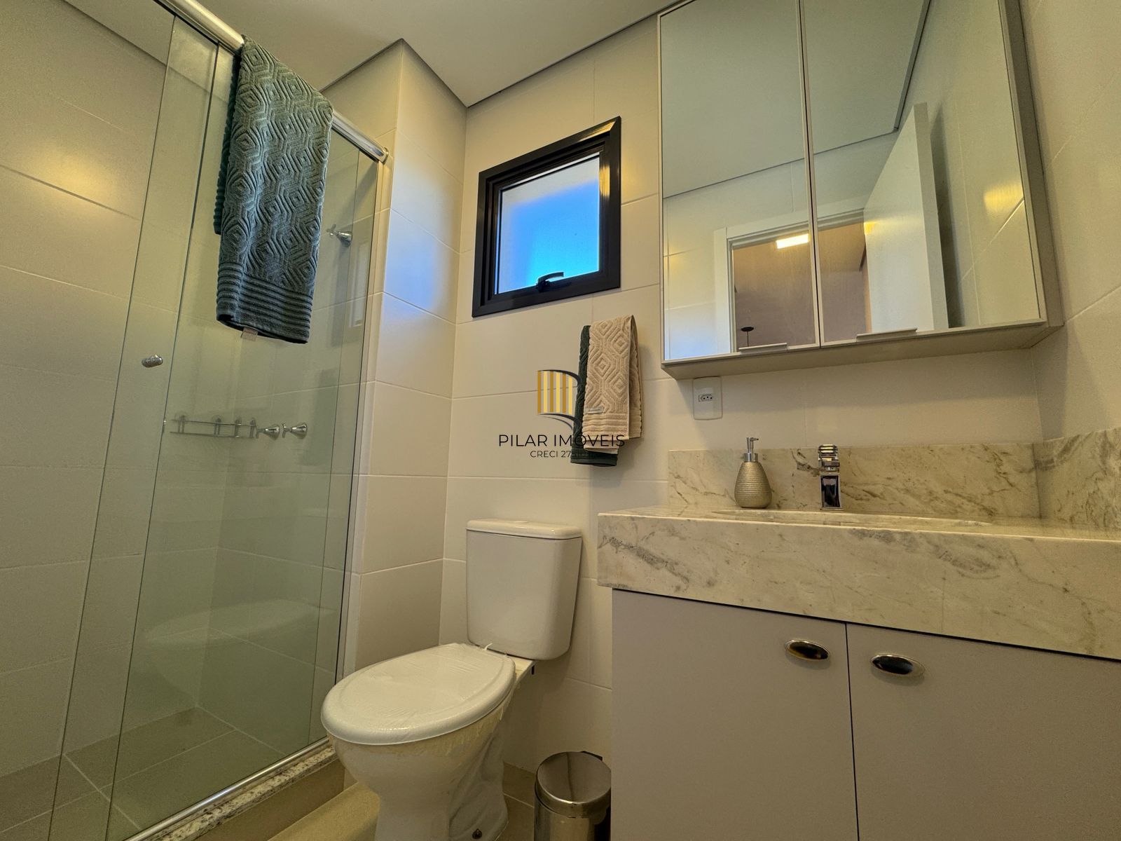 Apartamento 100 % Mobiliado, decorado, 2 dormitórios, 2 vagas , 68m² privativos