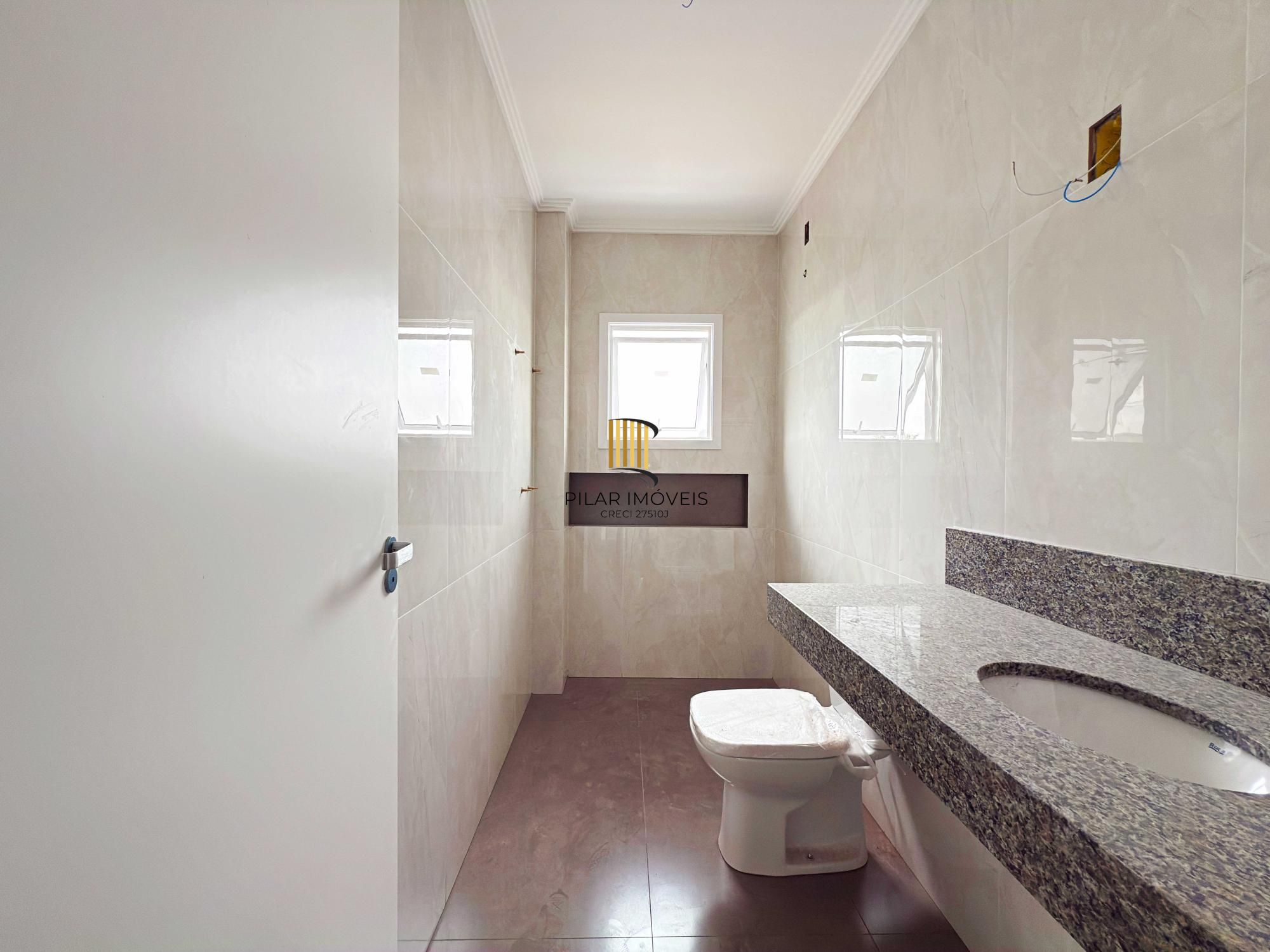 Casa no Lagos de Nova Ipanema, com 4 dormitório(s), e 4 banheiros, à venda.