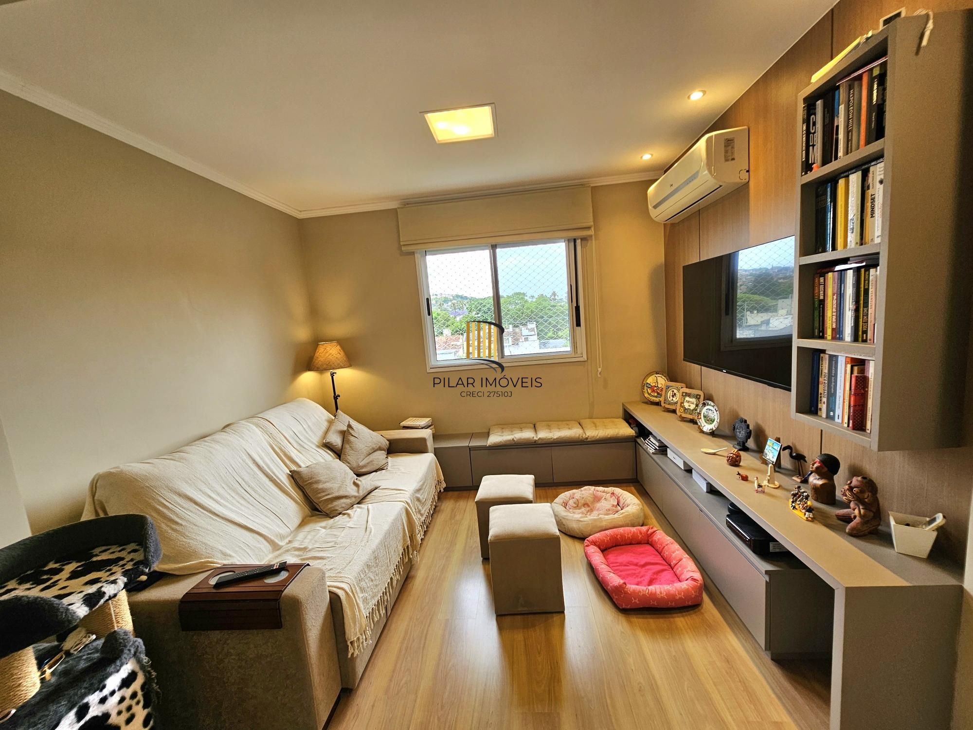 Lindo apartamento 2 dorm com suite e churrasqueira no bairro Cristal!
