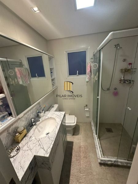 Casa Condominio em Porto Alegre, no bairro Tristeza, com 3 dormitório(s), e 3 banheiros, à venda.