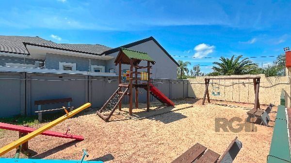 Casa Condominio em Porto Alegre, no bairro Hípica, com 3 dormitório(s), e 3 banheiros, à venda.