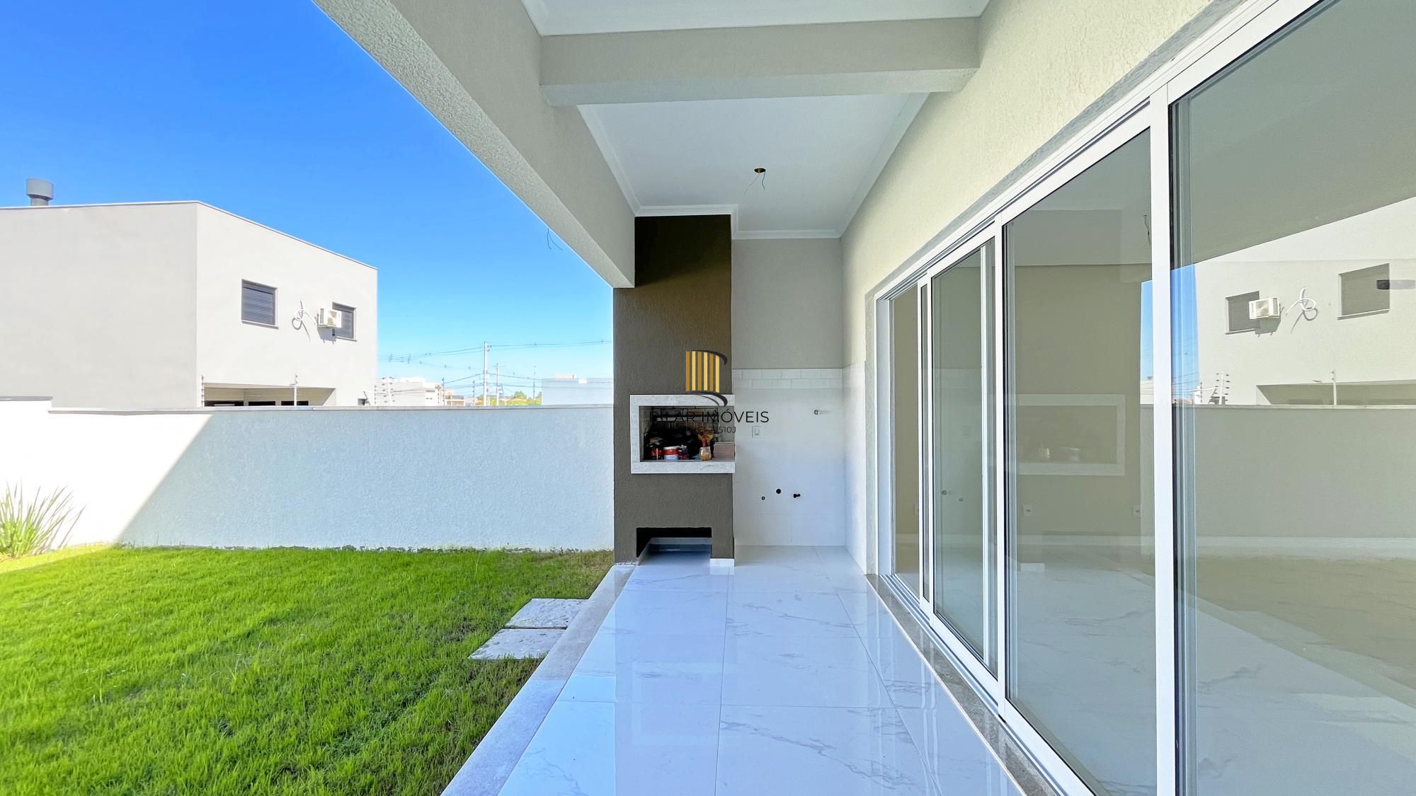 Casa em Porto Alegre, no bairro Hípica, com 3 dormitório(s), e 3 banheiros, à venda.