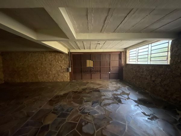 Casa em Santa Maria, no bairro São José, com 4 dormitório(s), e 4 banheiros, à venda.