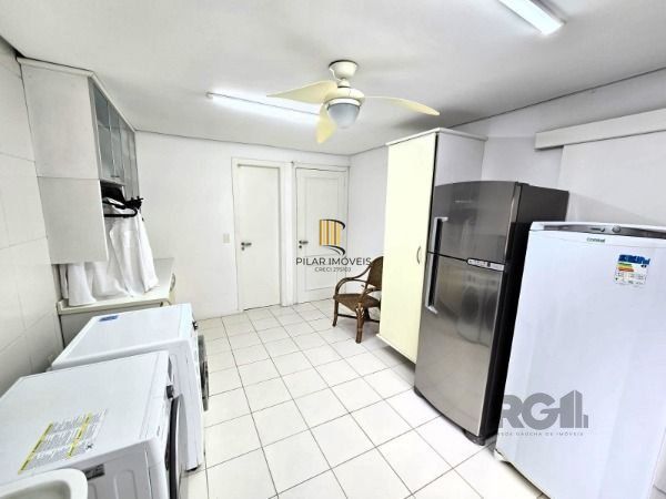 Apartamento em Porto Alegre, no bairro Auxiliadora, com 4 dormitório(s), e 4 banheiros, à venda.