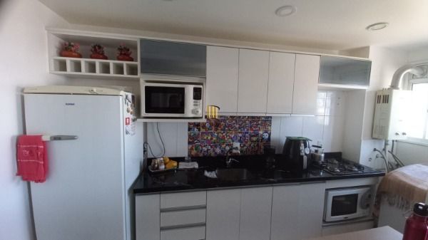Apartamento em Porto Alegre, no bairro Cavalhada, com 2 dormitório(s), e 2 banheiros, à venda.