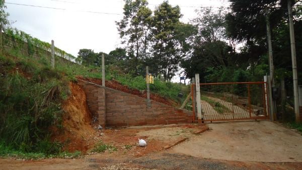 Sítio em Porto Alegre, no bairro Hípica, com 2 dormitório(s), e 2 banheiros, à venda. - Pilar Imóveis