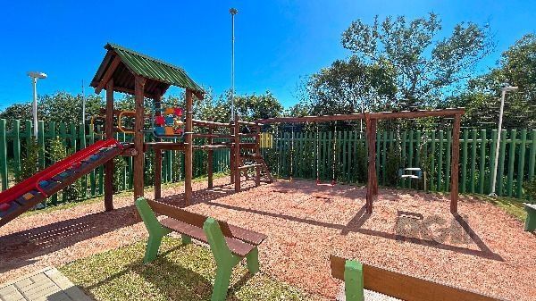 Casa Condominio em Porto Alegre, no bairro Hípica, com 3 dormitório(s), e 3 banheiros, à venda.