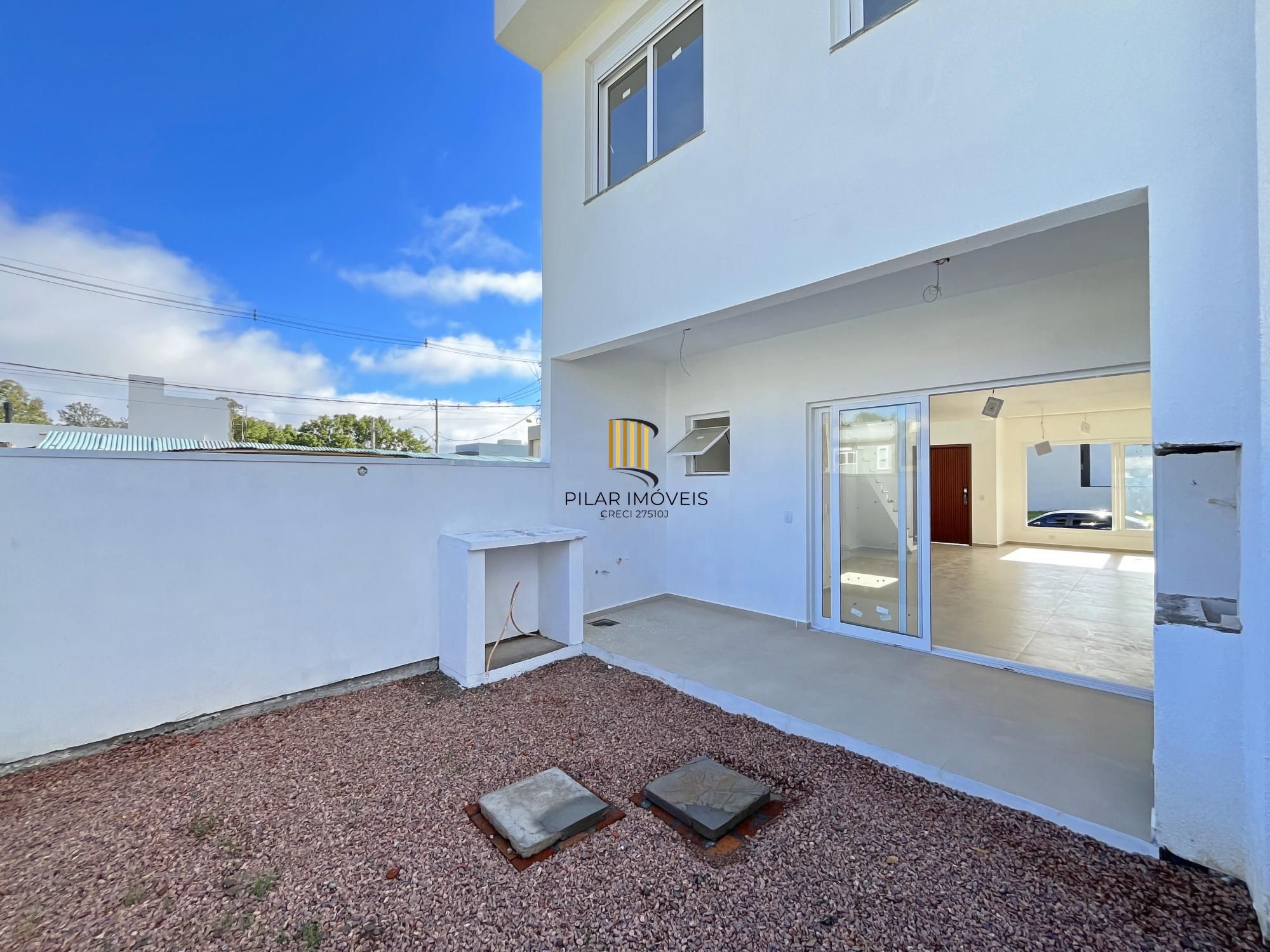 Casa de Condomínio 3 dormitórios no bairro Campo Novo