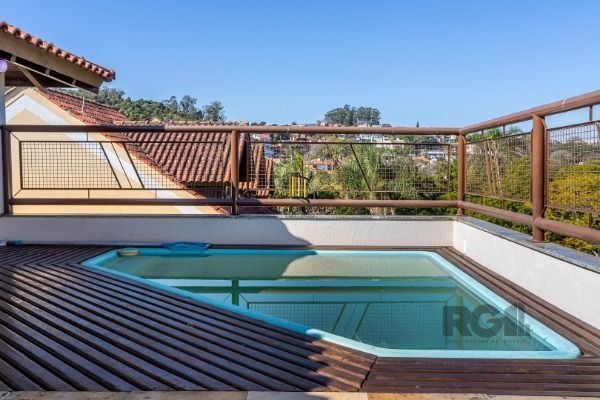 Casa Condominio em Porto Alegre, no bairro Jardim Isabel, com 3 dormitório(s), à venda.