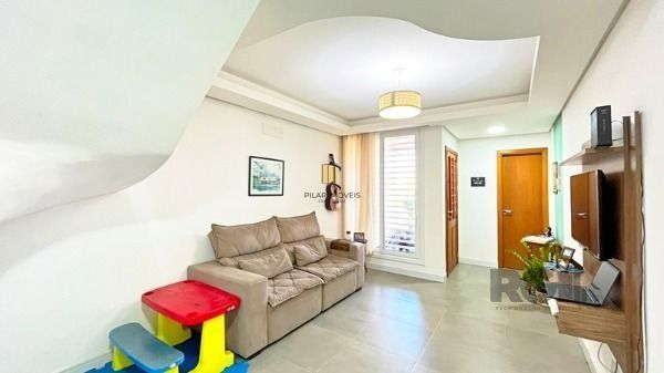 Casa em Porto Alegre, no bairro Hípica, com 2 dormitório(s), à venda.
