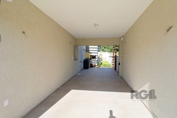 Casa em Porto Alegre, no bairro Espírito Santo, com 3 dormitório(s), e 3 banheiros, à venda.