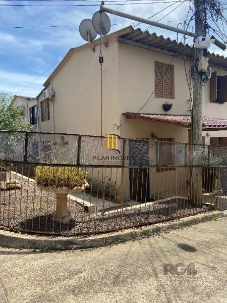 Casa de Condomínio 2 dormitórios no bairro Cavalhada