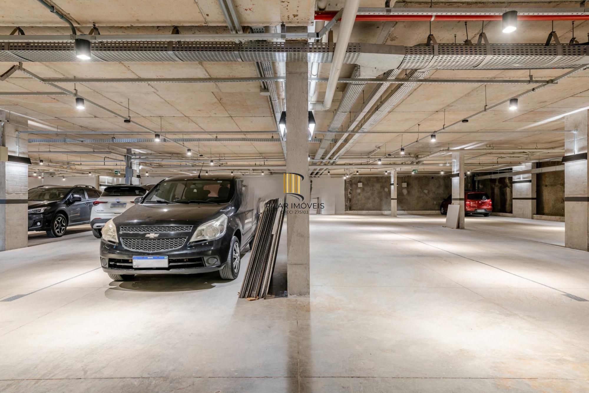 Belíssimo apartamento com projeto diferenciado e vista deslumbrante para o pôr do sol do Guaíba.