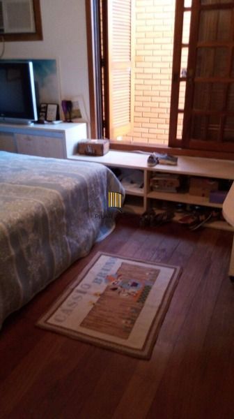 Casa para Venda - 254m², 5 dormitórios, sendo 1 suites, 4 vagas - Ipanema