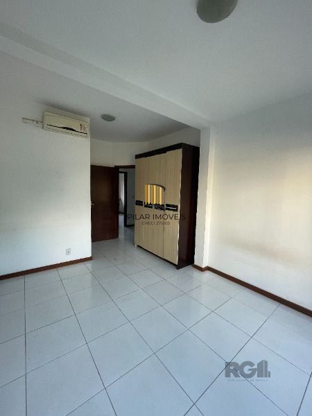 Casa 6 dormitórios no bairro Cristal