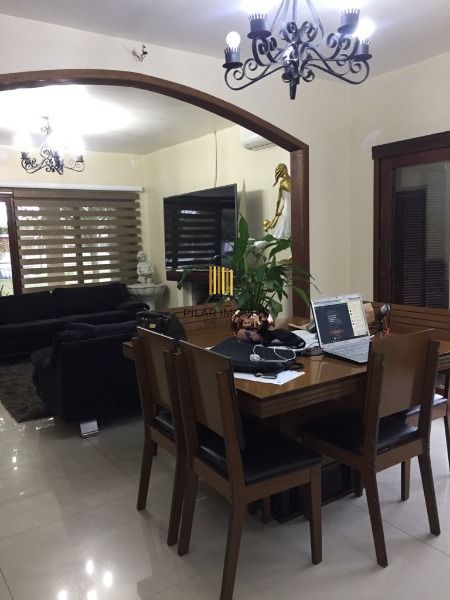 Casa para Venda - 320000m², 3 dormitórios, sendo 1 suites, 10 vagas - Belém Novo