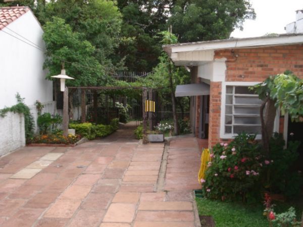 Casa para Venda - 280m², 3 dormitórios, sendo 1 suites, 2 vagas - Medianeira