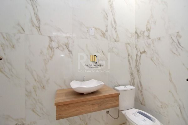 Casa para Venda - 217m², 3 dormitórios, sendo 1 suites, 2 vagas - Hípica