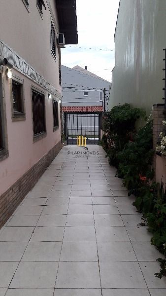 Casa para Venda - 300m², 3 dormitórios, sendo 3 suites, 4 vagas - Espirito Santo