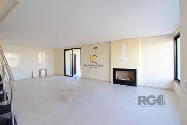 Casa em Porto Alegre, no bairro Hípica, com 3 dormitório(s), e 3 banheiros, à venda.