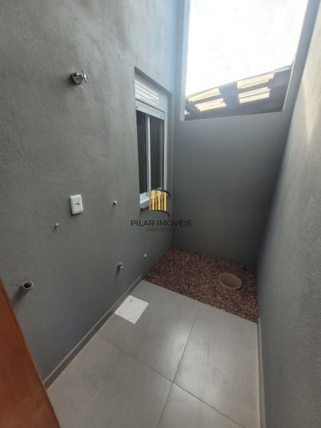 Casa em Porto Alegre, no bairro Hípica, com 3 dormitório(s), e 3 banheiros, à venda.