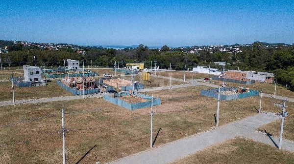 Terreno em Porto Alegre, no bairro Campo Novo, à venda.