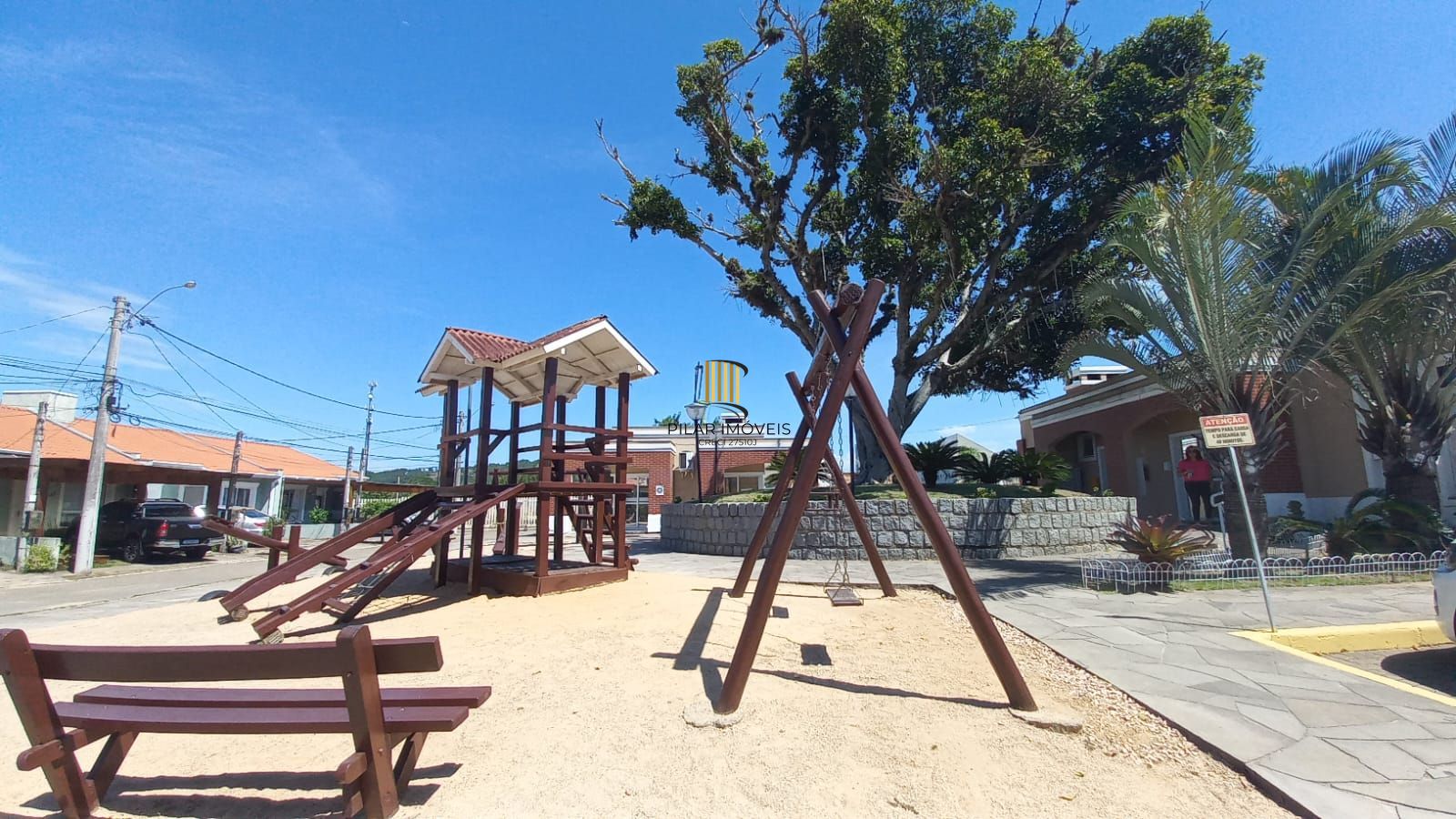 Casa em condomínio, 02 dormitórios para venda com vaga para 2 carros e churrasqueira