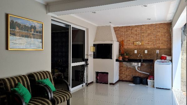 Casa para Venda - 177m², 3 dormitórios, sendo 1 suites, 2 vagas - Hípica