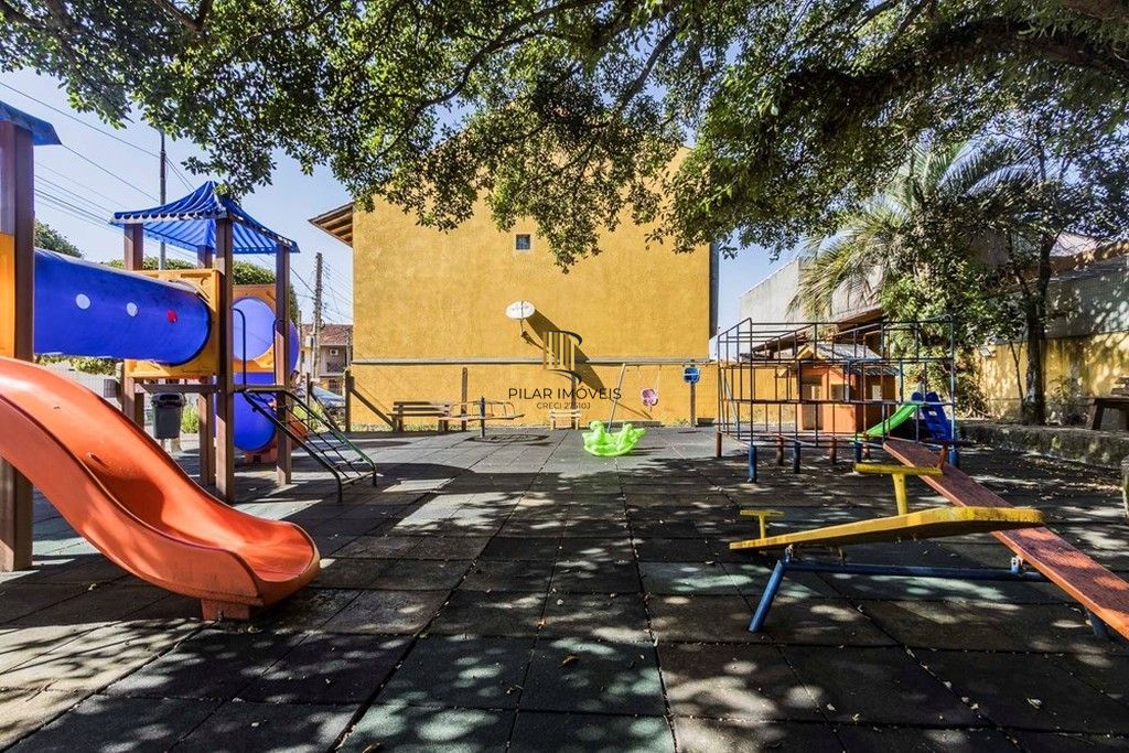 Casa de Condomínio 3 dormitórios no bairro Hípica