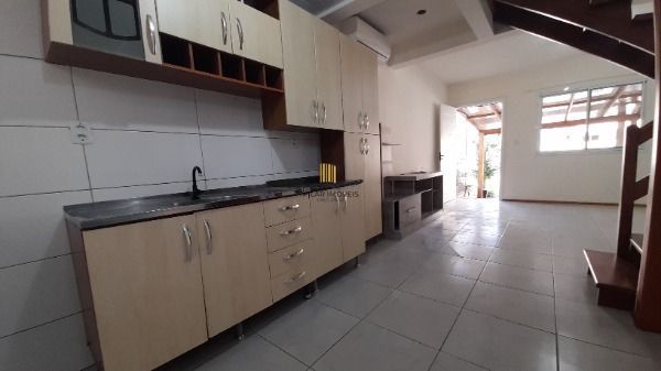 Casa Condominio em Porto Alegre, no bairro Restinga, com 2 dormitório(s), e 2 banheiros, à venda.
