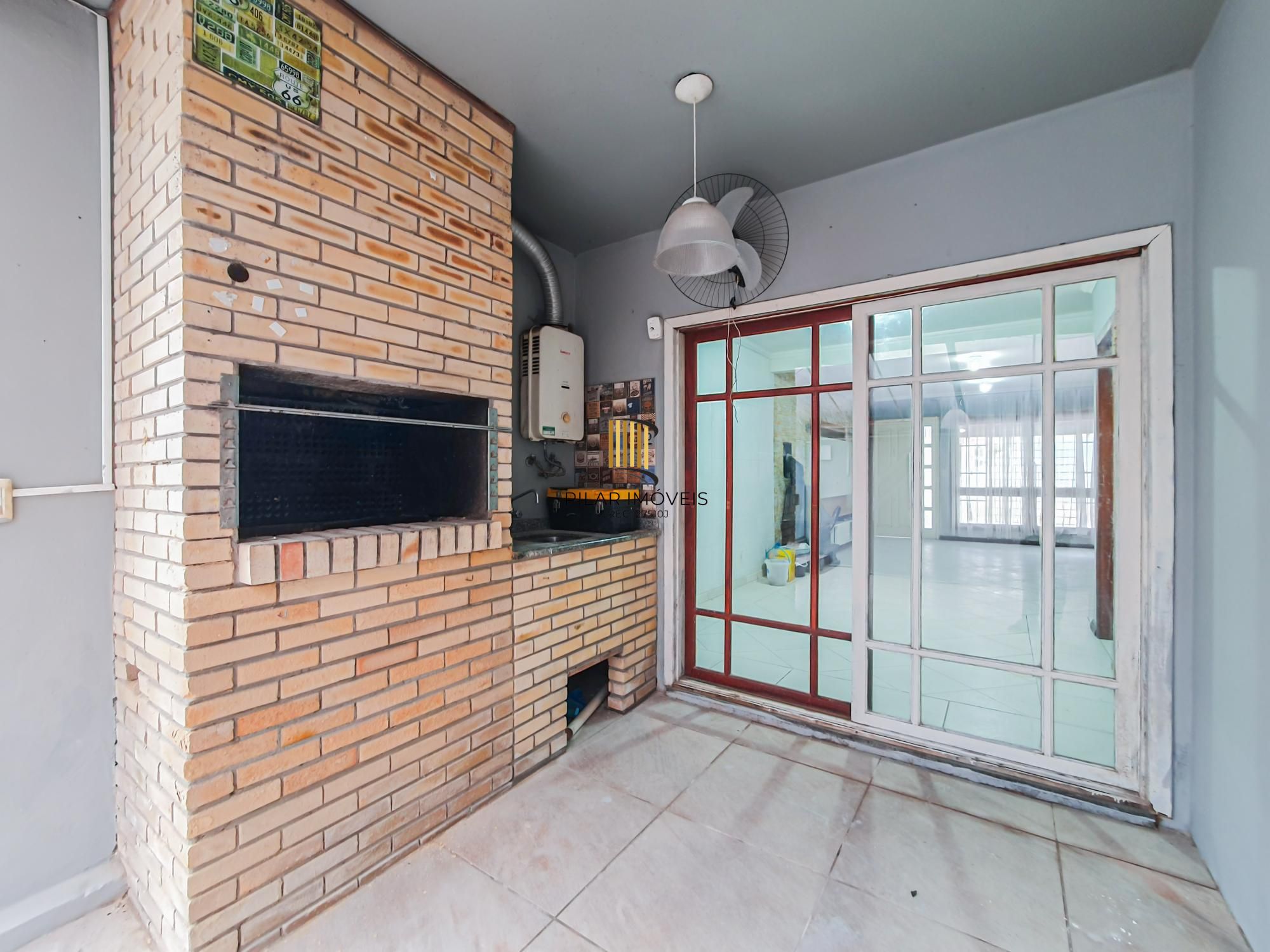 Casa com piscina para Venda - 189.91m², 3 dormitórios, sendo 1 suítes, 2 vagas - Hípica