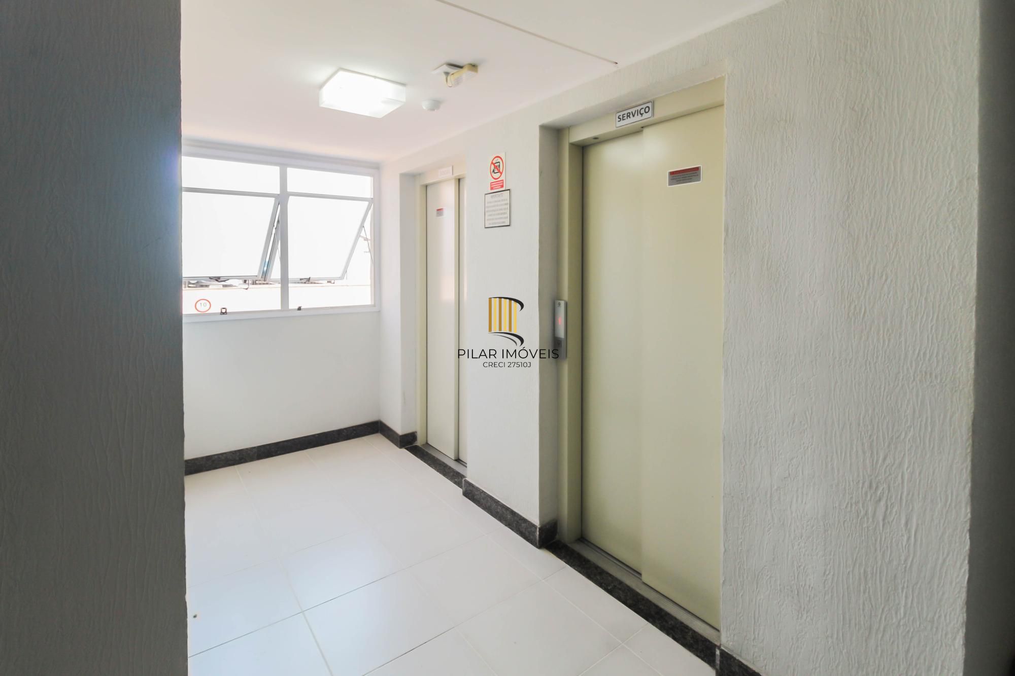 Apartamento em Porto Alegre, no bairro Vila Nova, com 2 dormitório(s), e 2 banheiros, à venda.