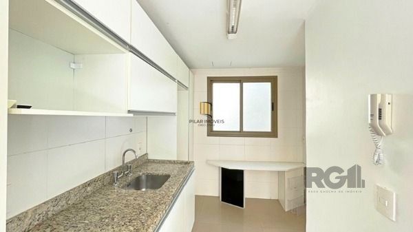 Apartamento em Porto Alegre, no bairro Cavalhada, com 3 dormitório(s), e 3 banheiros, à venda.