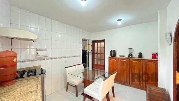 Casa 3 dormitórios no bairro Ipanema