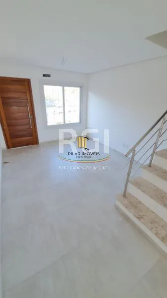 Casa 3 dormitórios no bairro Guarujá