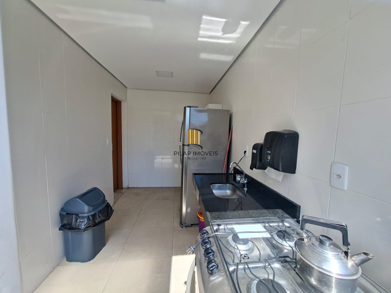 Apartamento de 02 dormitorios com vaga de garagem no bairro Cavalhada- VENDA!!