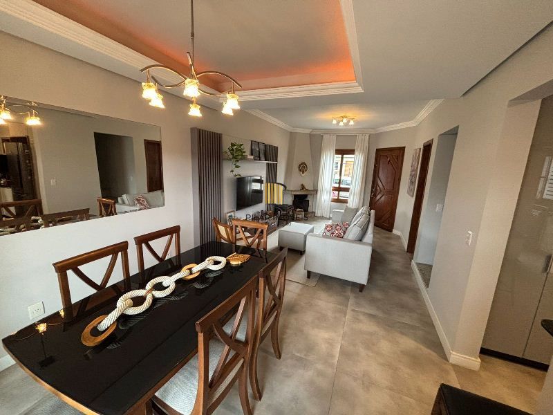 Casa 3 dormitórios no bairro Hípica